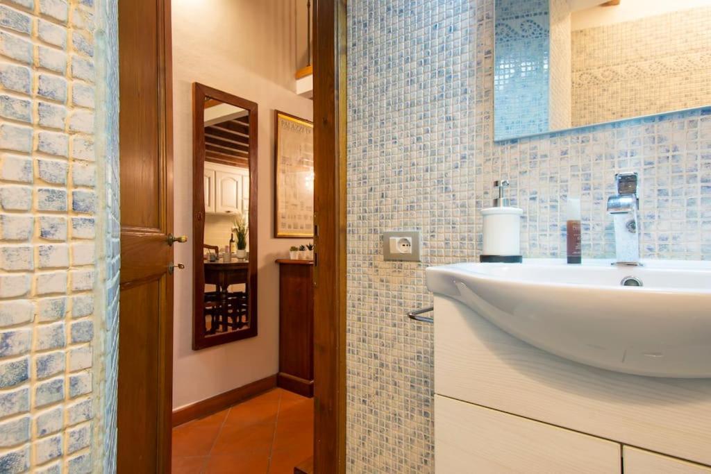 Demedici Apt W/ 2Br 1' Walk Uffizi & Ponte Vecchio Apartment Флоренция Екстериор снимка